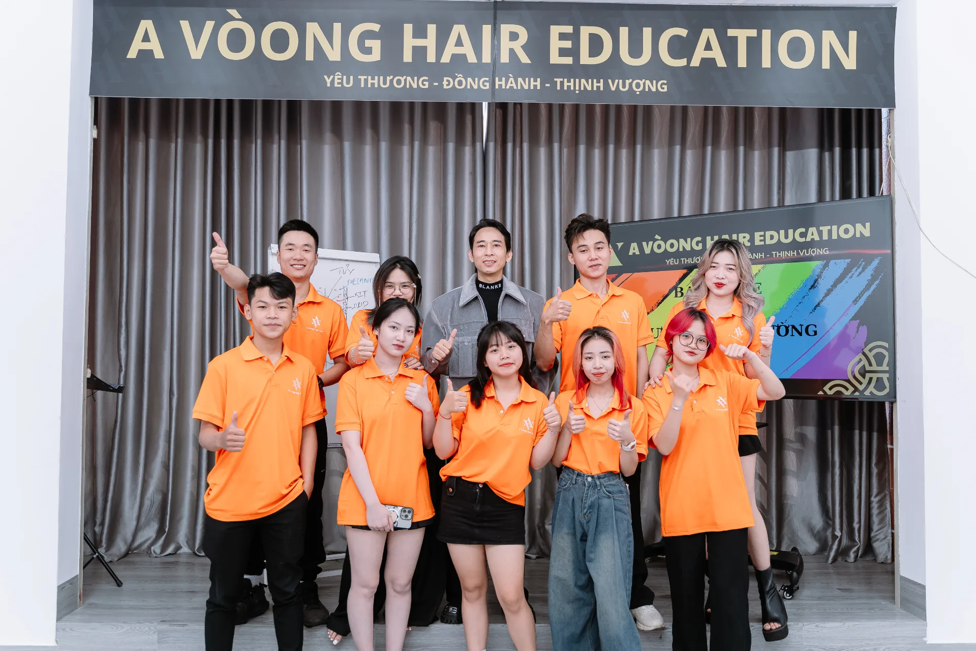 A Vòong Hair Academy